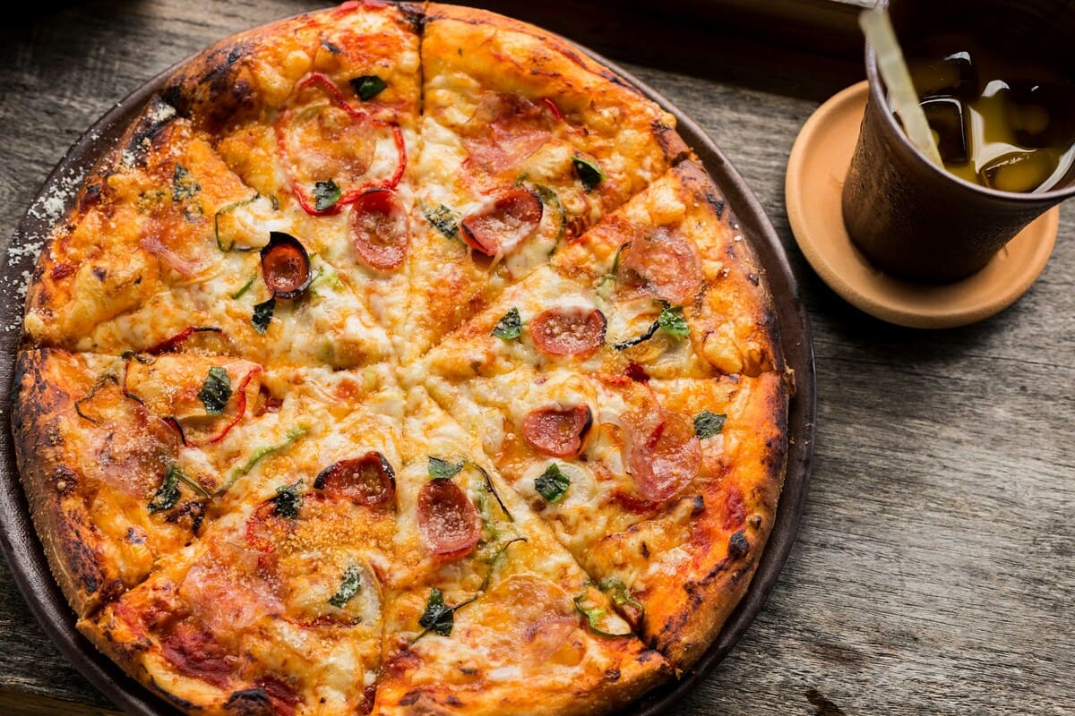 Pizza estilo Capricciosa
