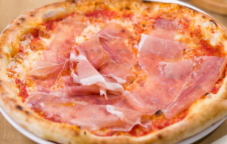 Pizza con jamón San Daniele